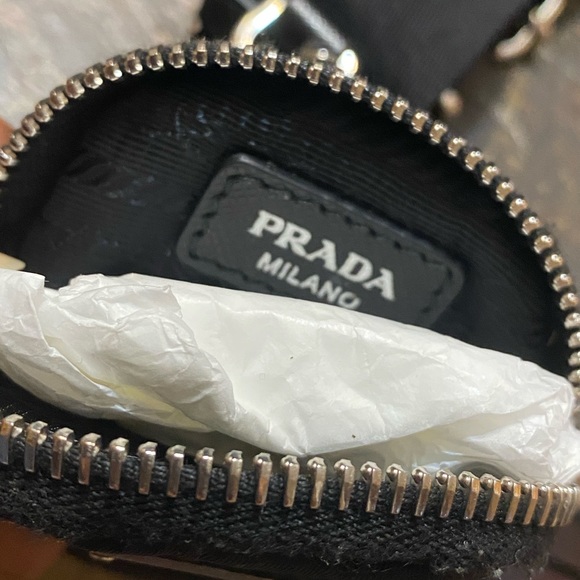 Prada Nylon re-edition bag ❤️❤️ (SOLD) ❤️❤️ - Picture 14 of 16